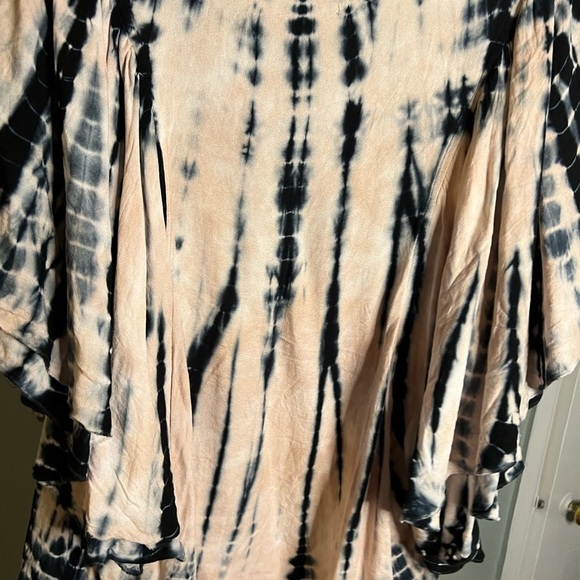 Young Fabulous & Broke wide arm tie dye blouse - Picture 5 of 5